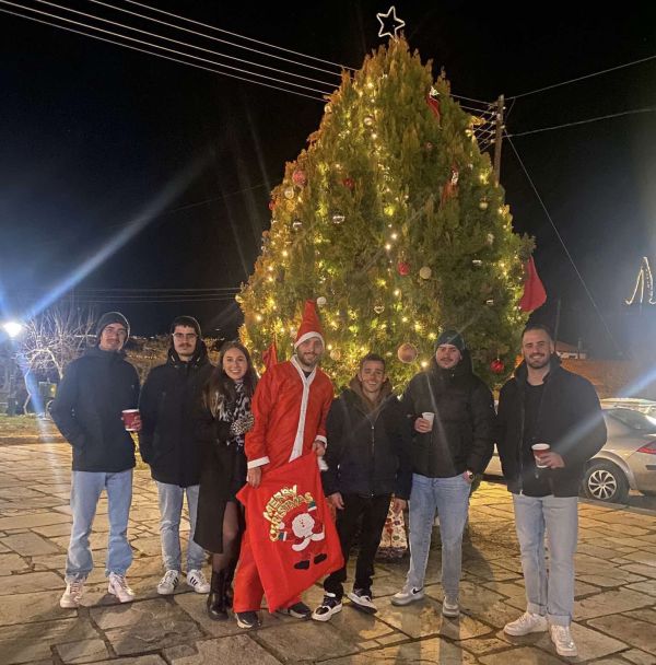 Φωταγώγηση Χριστ. Δέντρου 2024 — φωτογραφία 8