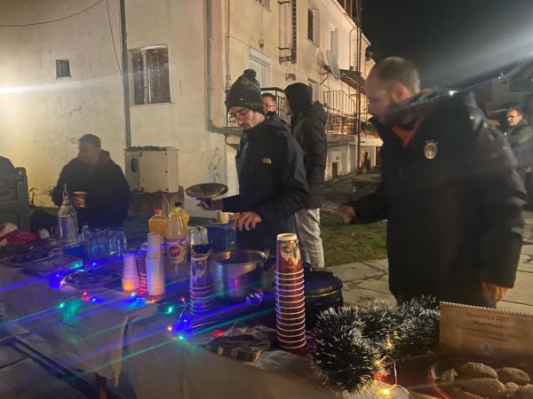 Φωταγώγηση Χριστ. Δέντρου 2024 — φωτογραφία 9